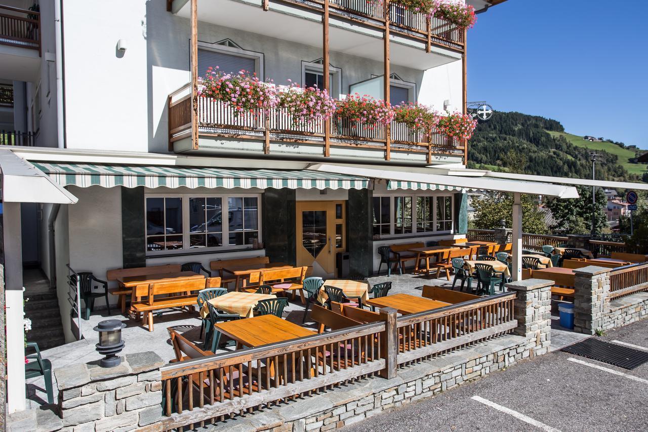 Gasthaus Zum Weissen Kreuz Lazfons Exterior photo
