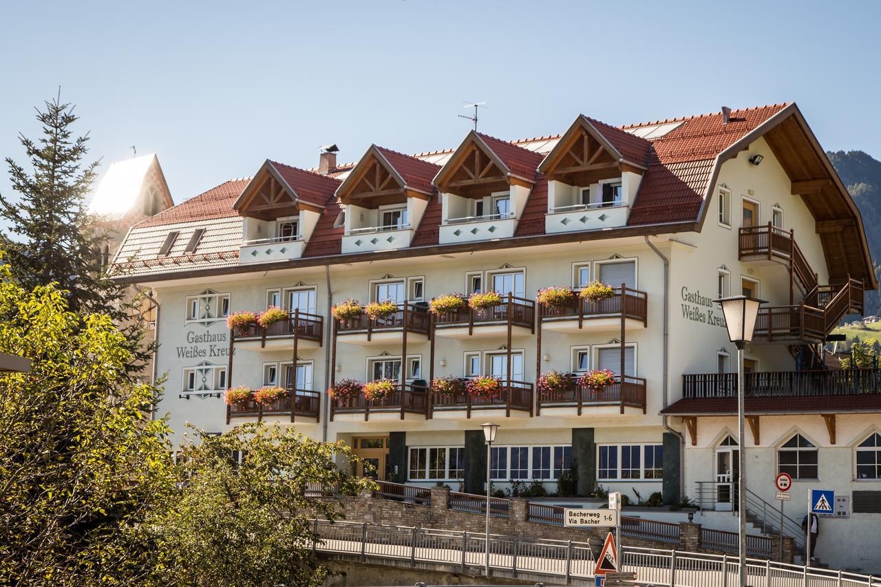 Gasthaus Zum Weissen Kreuz Lazfons Exterior photo